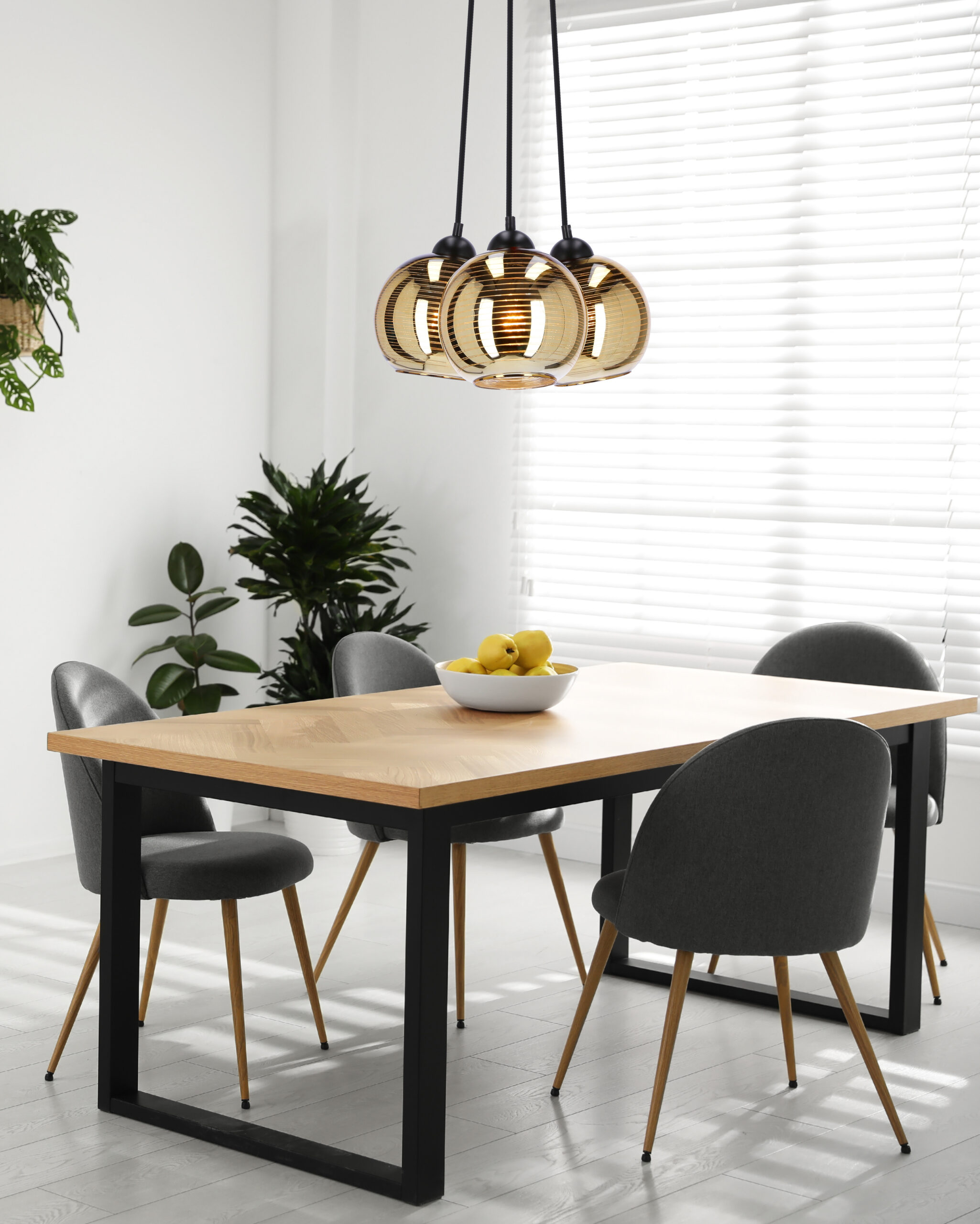 Trio lampa wisząca czarny 3x60w e27 klosz złoty - obrazek 3