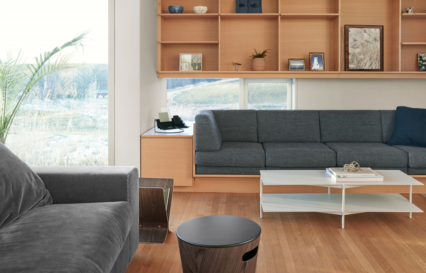 UMBRA stolik WOODROW czarny - orzech - obrazek 4