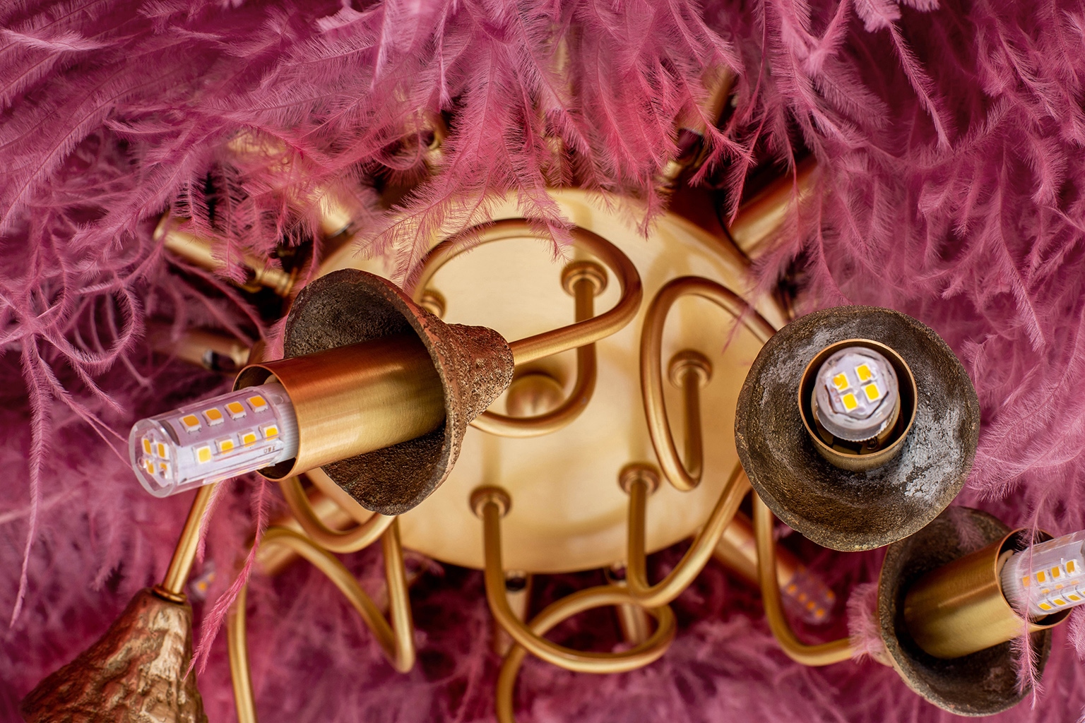 Lampa wisząca TIFFANY 135 różowa mosiądz / naturalne pióra - obrazek 6