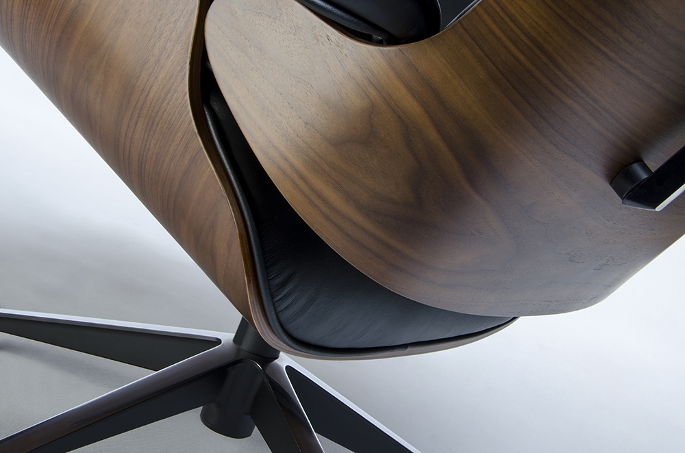 Fotel LOUNGE czarny / orzech z podnóżkiem - obrazek 13