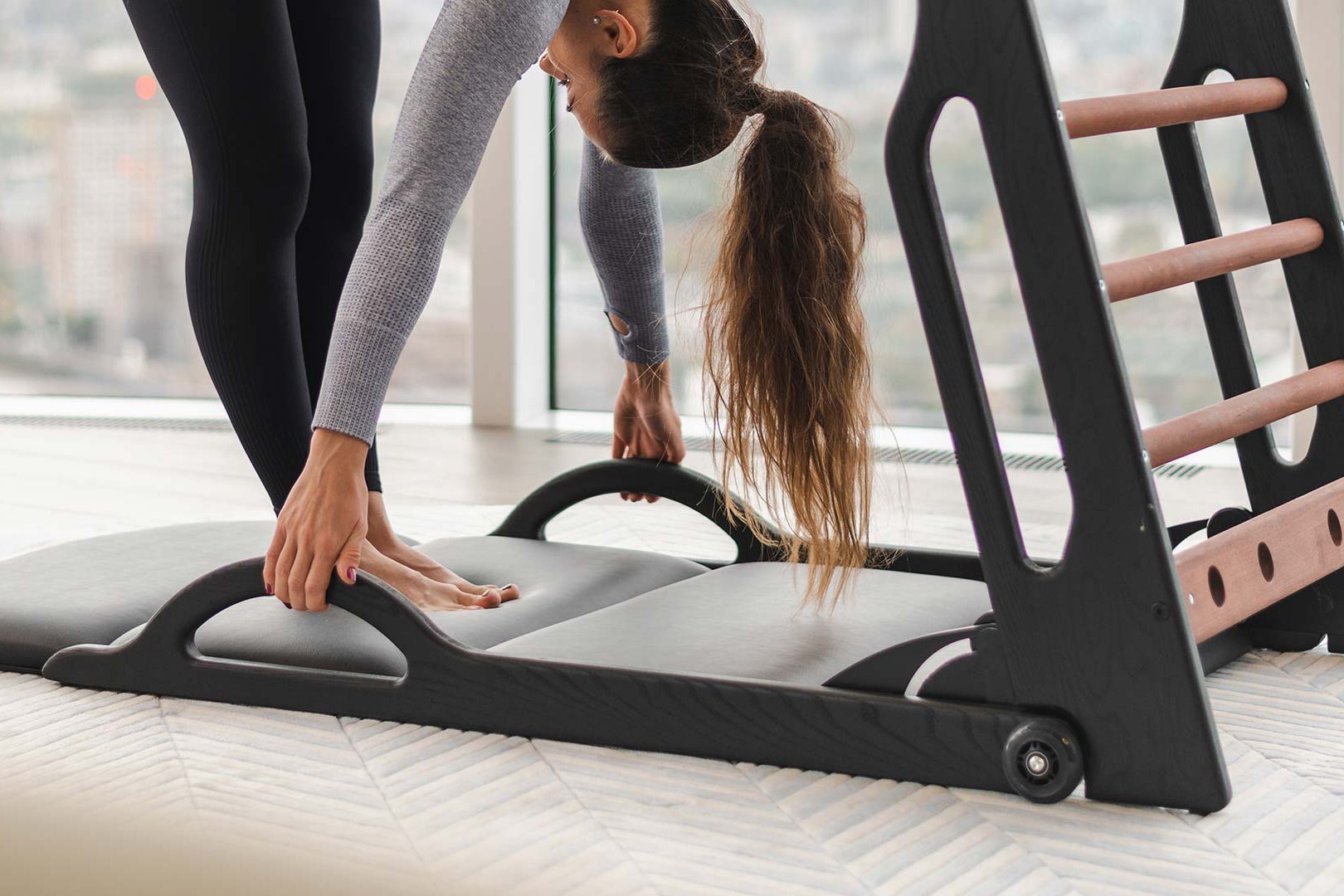 Drabinka do rozciągania NOHRD Elasko Oxbridge Wiśnia Skóra - obrazek 11