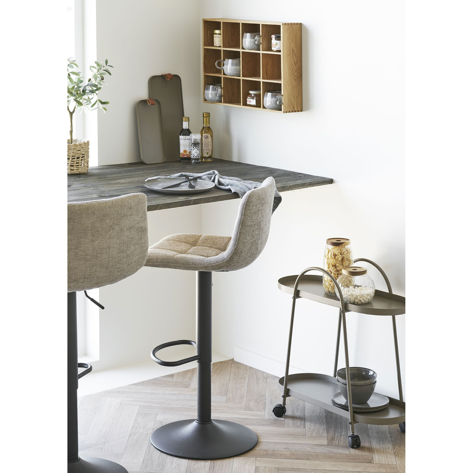 Krzesło barowe Middelfart szare, nogi - obrazek 3