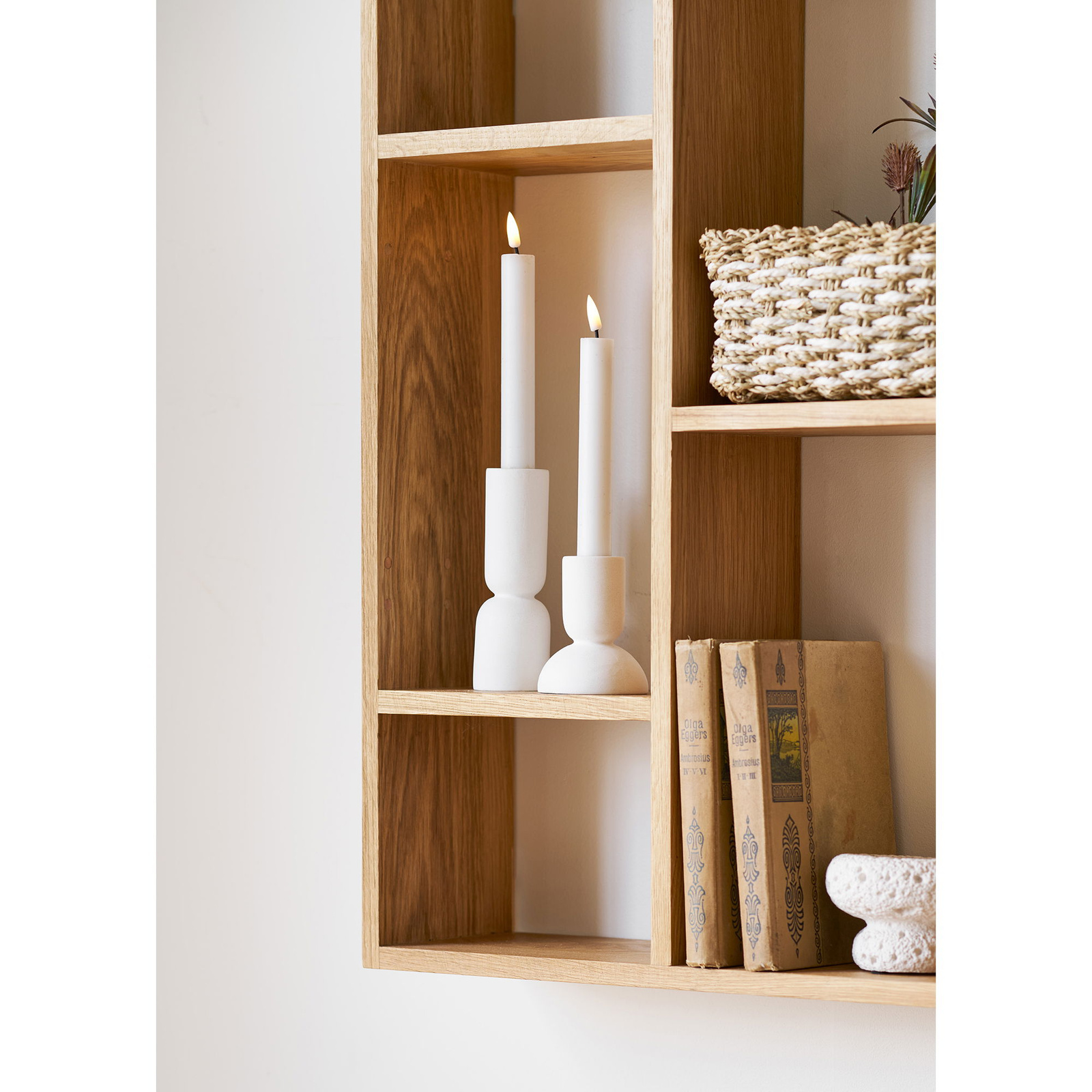 Zestaw 2 świeczników wapienne, białe - obrazek 7