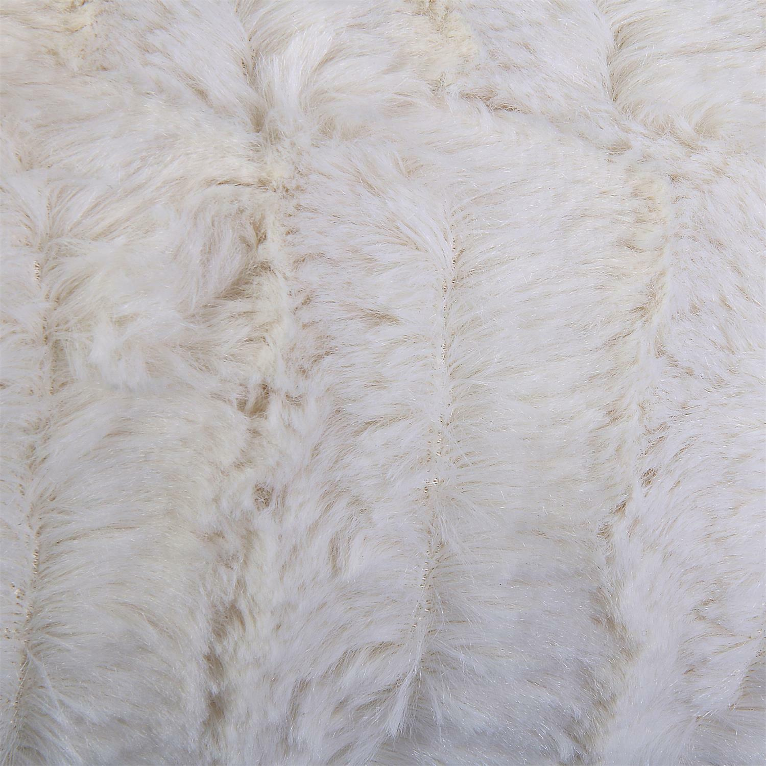 Koc Furry 120x150cm biały z uchwytem ( Rozmiar: uniwersalny ) - obrazek 7