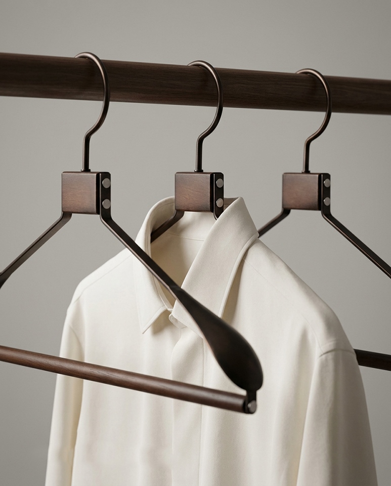 Zestaw 4 wieszaków SHP SOLID czarny - obrazek 6