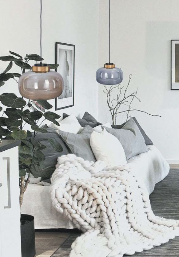 Lampa wisząca BOOM LED bursztynowo-złota 35 cm szklana elegancka do salonu - obrazek 3