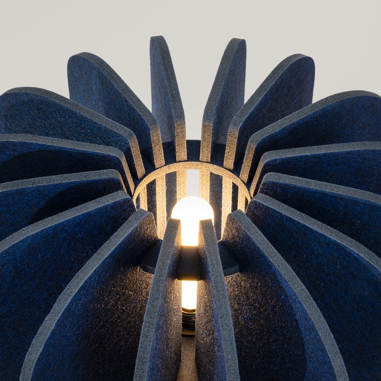 Lampa podłogowa MULA 45 granatowa - obrazek 10