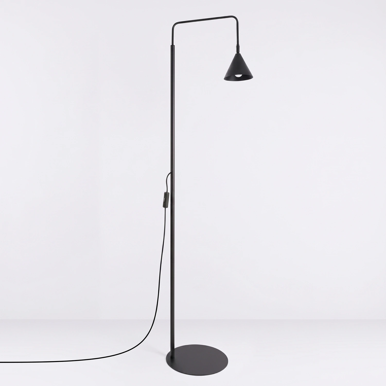 Lampa podłogowa NOX czarna - obrazek 6