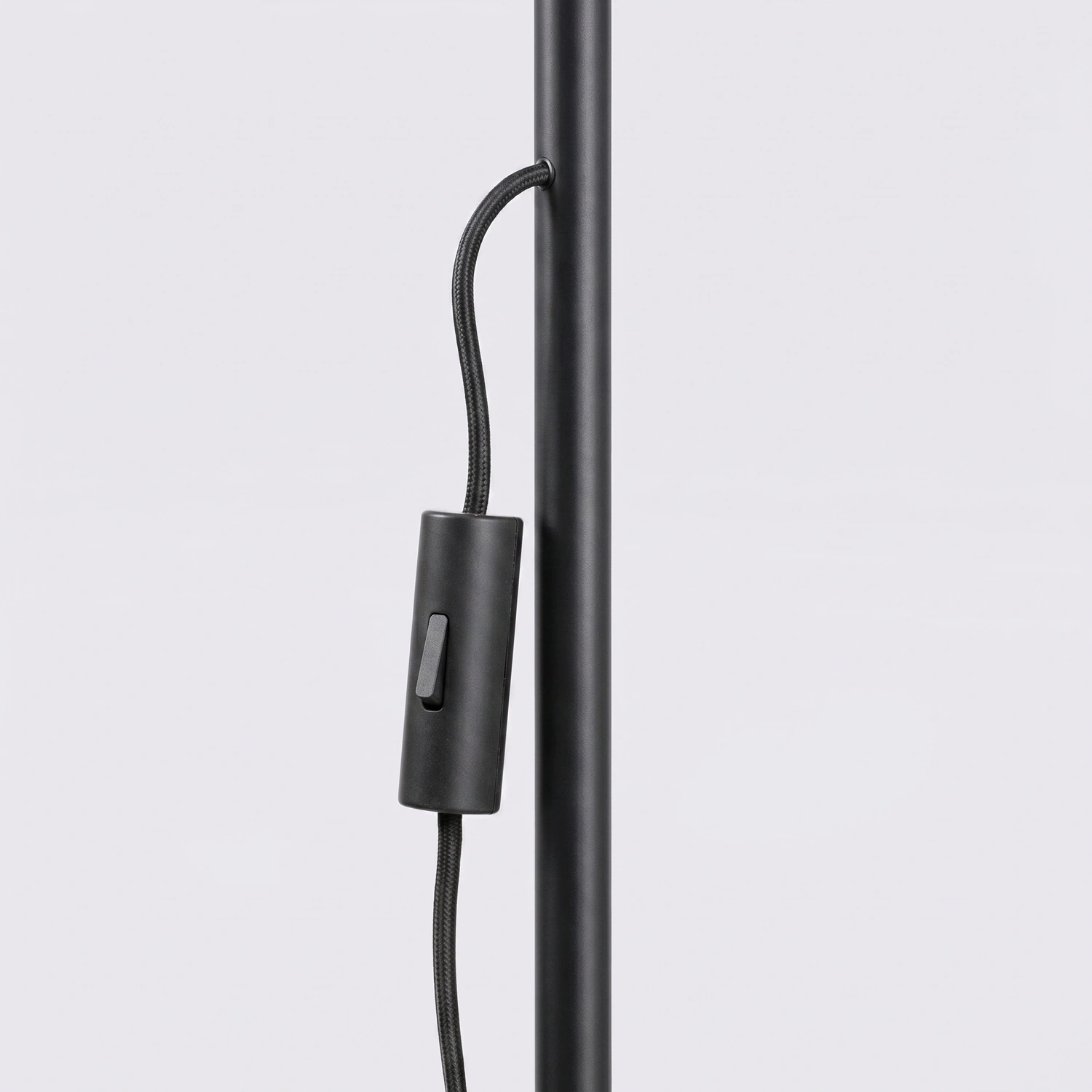 Lampa podłogowa NOX czarna - obrazek 12
