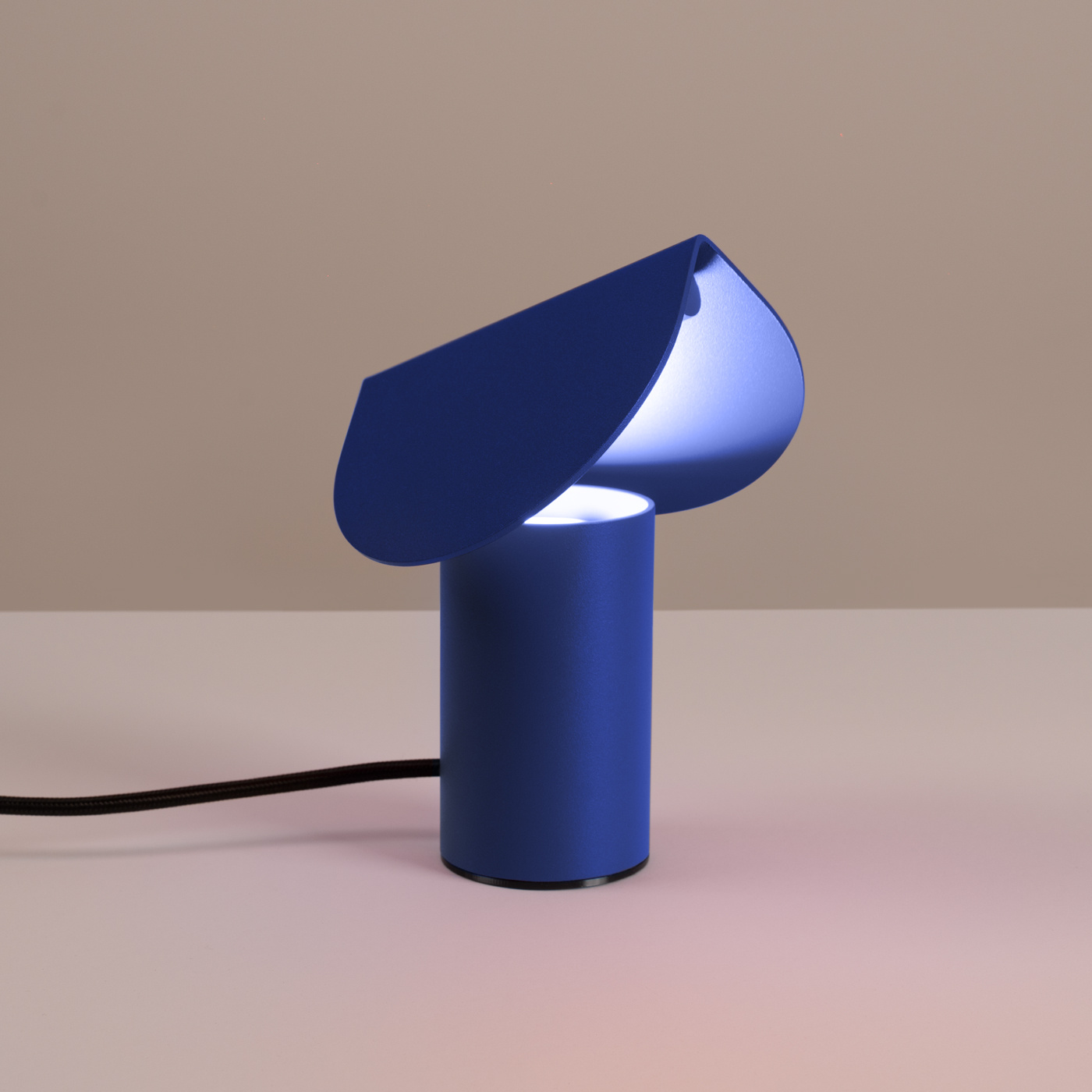 Lampa biurkowa BISCUIT ultramaryna LED 3000K - obrazek 4