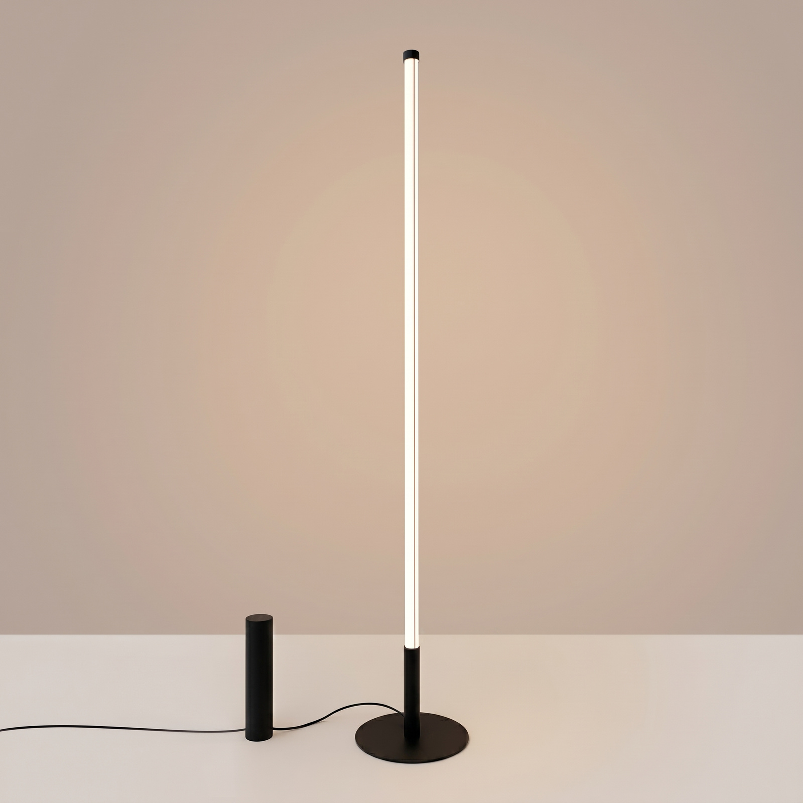 Lampa podłogowa TRANG czarna 3000K - obrazek 4