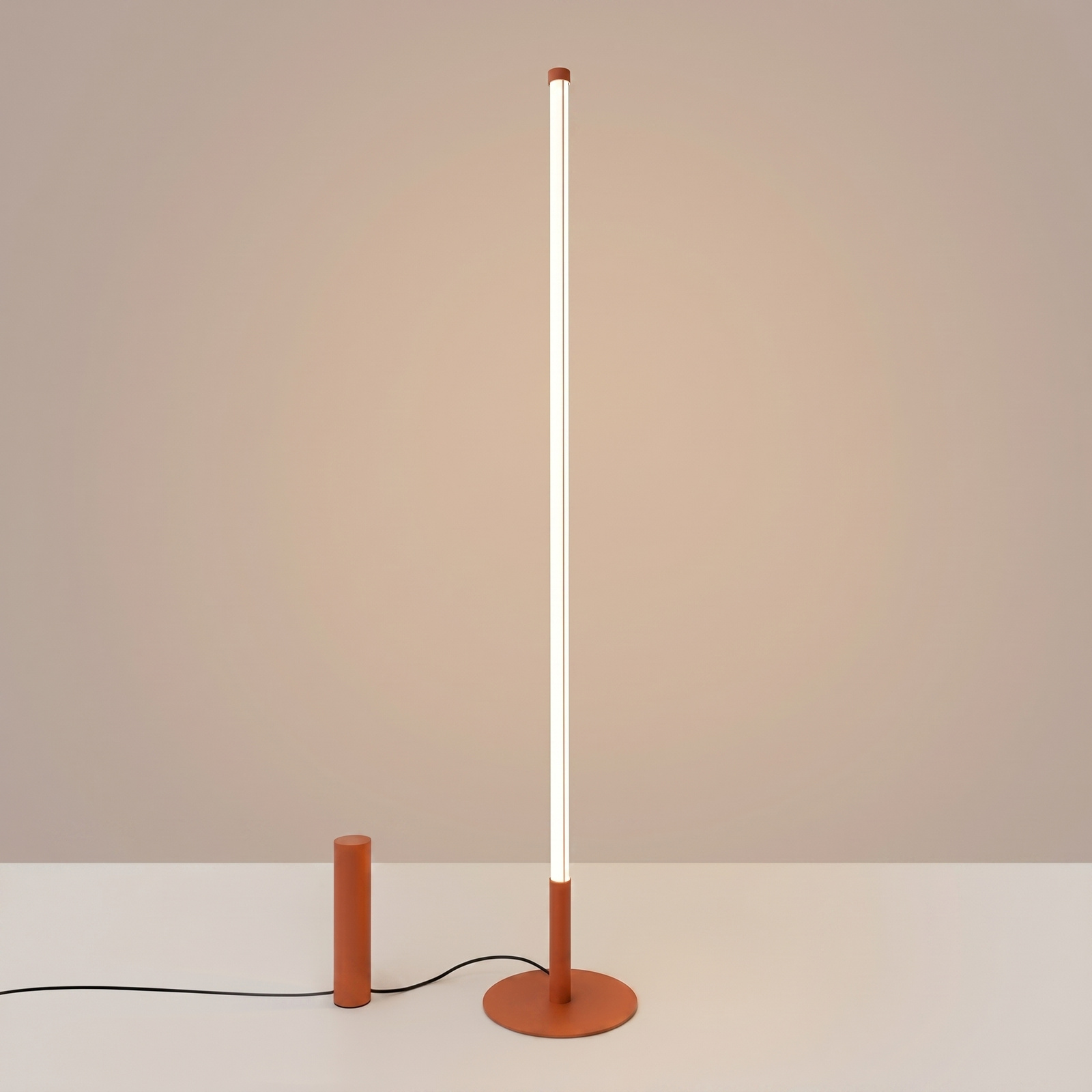 Lampa podłogowa TRANG ochra czerwona 3000K - obrazek 4